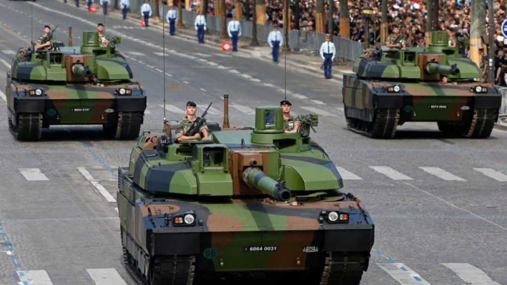 Macron nevylučuje dodávku ťažkých tankov Leclerc na Ukrajinu