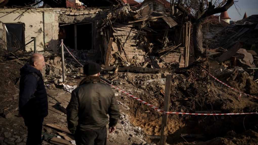 Moskva priznala 63 zabitých Rusov v Makijivke, podľa Kyjeva sú mŕtvych stovky
