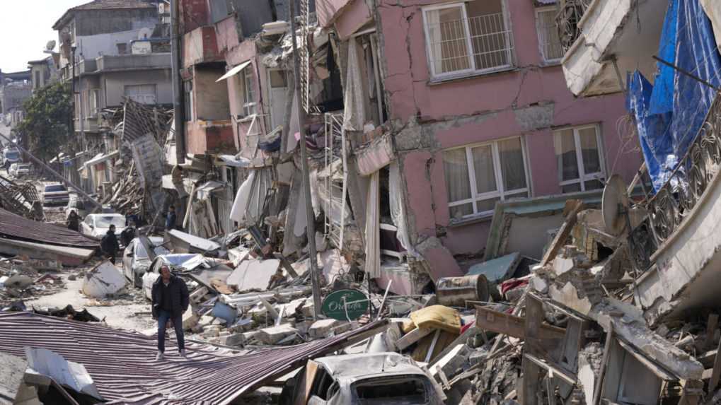 V Turecku zadržali 48 ľudí za rabovanie v oblastiach postihnutých zemetrasením