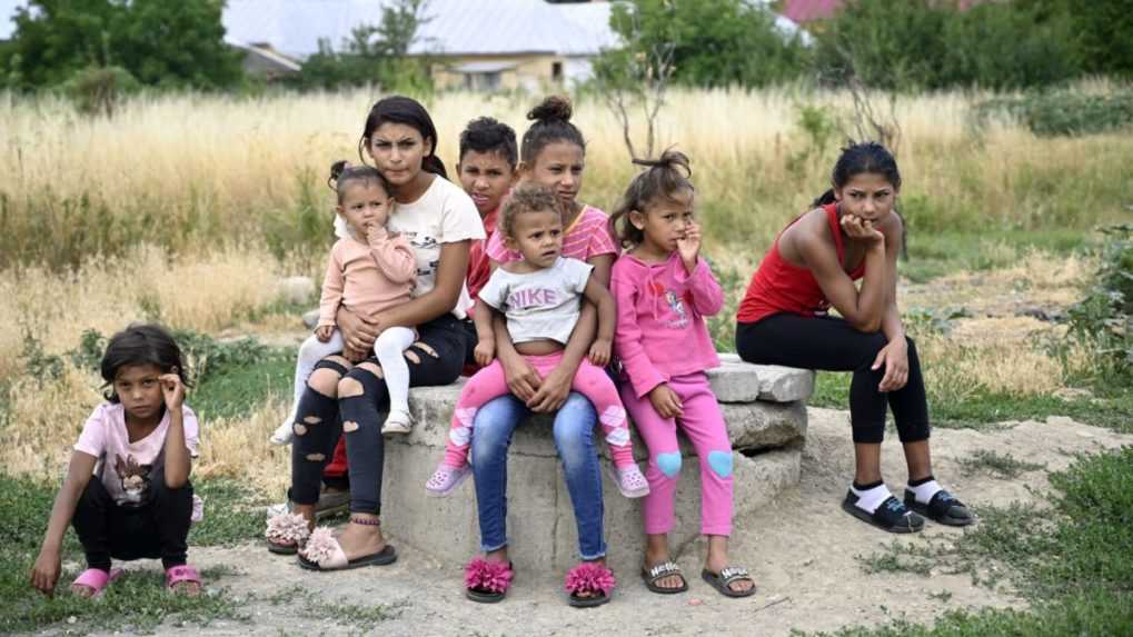 Rómovia v Česku čelia diskriminácii v oblasti vzdelávania, bývania aj na trhu práce