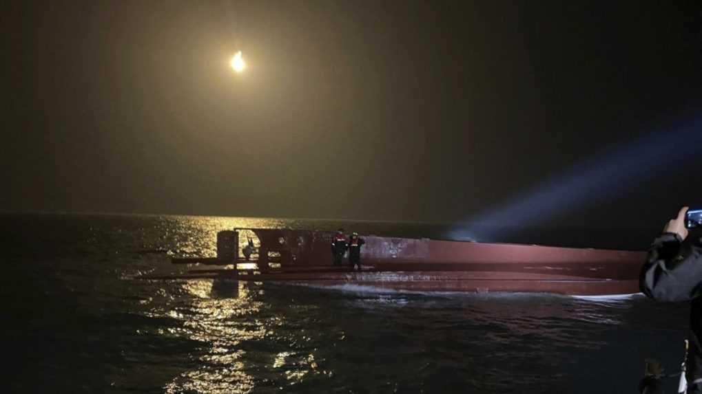 Na juhozápadnom pobreží Kórey sa prevrátila rybárska loď. Hlásia deväť nezvestných