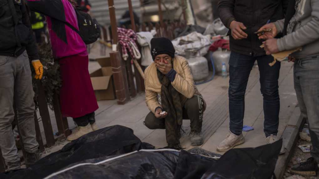 Počet obetí zemetrasení v Turecku a Sýrii sa blíži k 50 000
