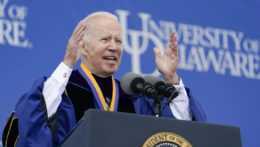 Americký prezident Joe Biden reční na Univerzite v Delaware.