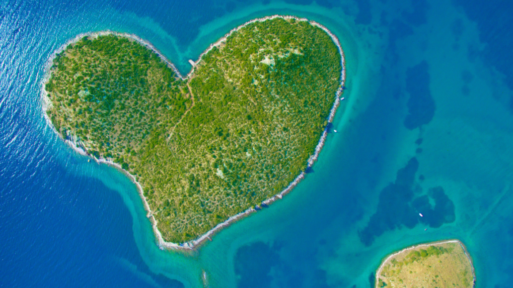 Na snímke chorvátsky ostrov Galešnjak v tvare srdca.