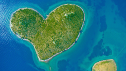 Na snímke chorvátsky ostrov Galešnjak v tvare srdca.