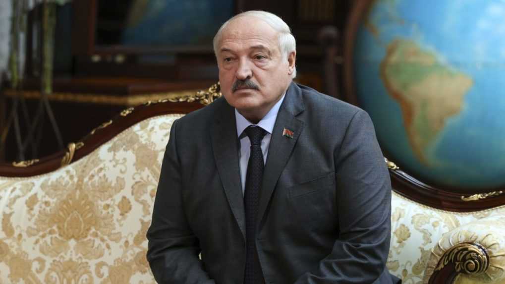 Rusko začalo s presunom nestrategických jadrových zbraní do Bieloruska, tvrdí Lukašenko