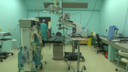Na ilustračnej snímke operačná sála.