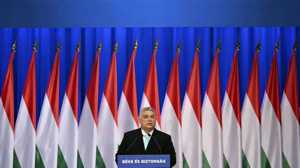 Orbán sa obul do ruskej armády. Podľa neho nie je v stave, aby mohla napadnúť NATO