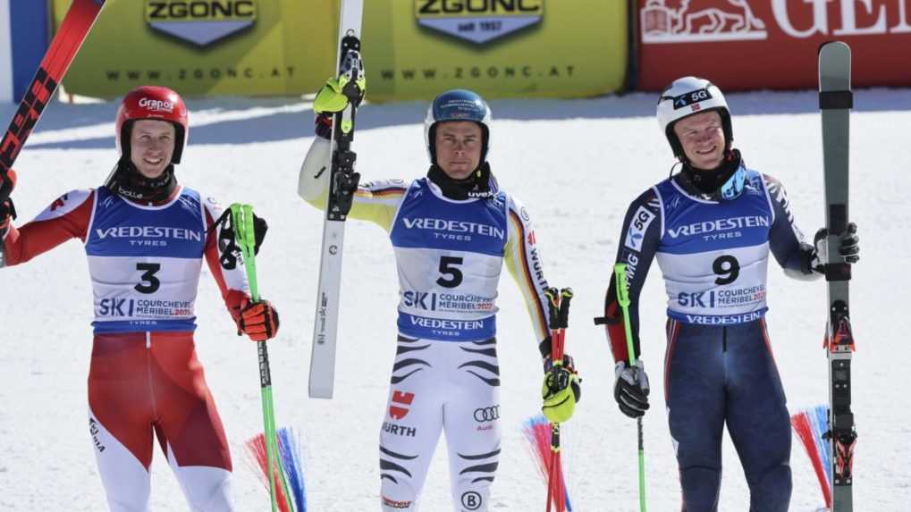 Zľava strieborný Rakúšan Dominik Raschner, zlatý Nemec Alexander Schmid a bronzový Timon Haugan z Nórska.
