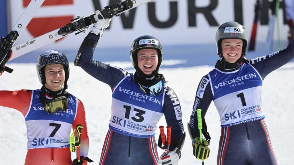 Zľava strieborná Švajčiarka Wendy Holdenerová, zlatá Maria Therese Tvibergová a bronzová Thea Louise Stjernesundová (obe z Nórska).