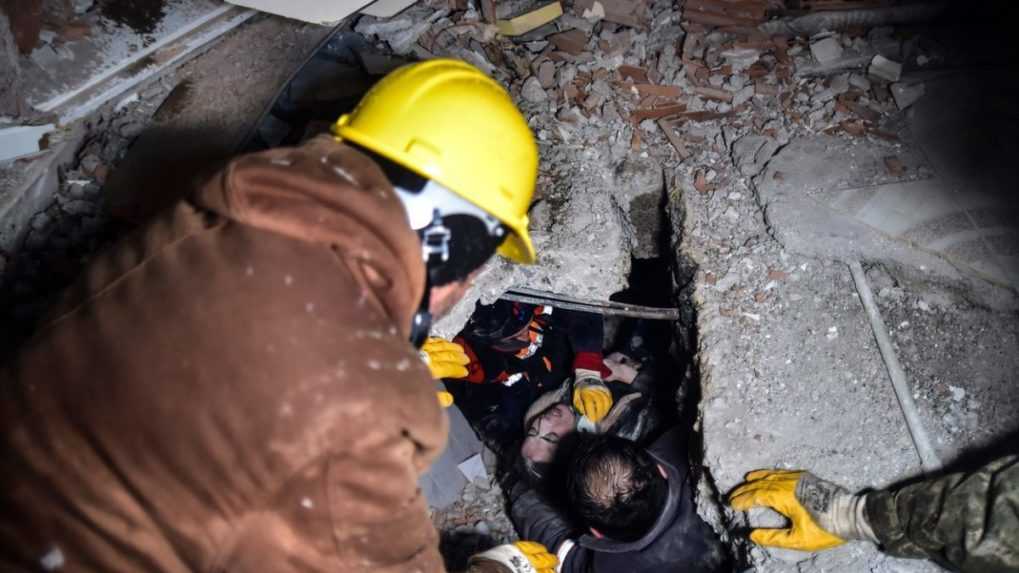 Zemetrasenie v Turecku a Sýrii si vyžiadalo už viac ako 12 000 obetí