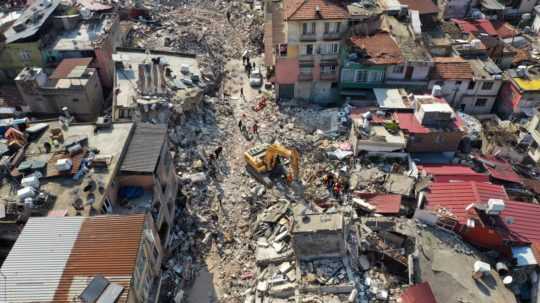 Na snímke škody, ktoré napáchalo zemetrasenie tureckom meste Antakya.