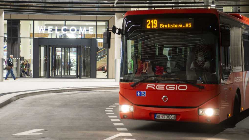 Bratislavská autobusová stanica príde o časť príjmov. Kraj plánuje zmeny pre prímestskú dopravu