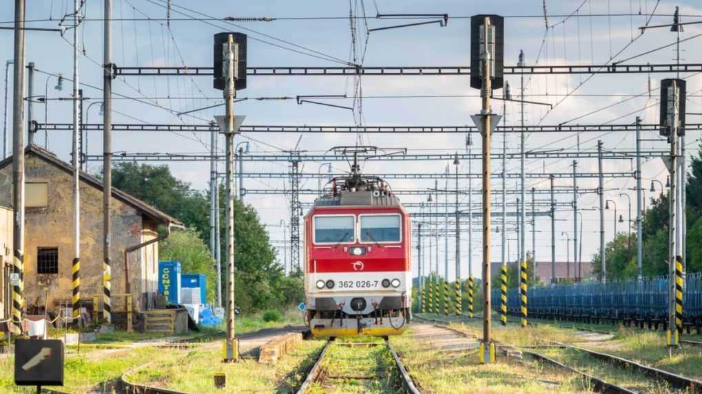 Kritika slovenských železníc sa valí z ďalšej strany. Odborári sa obracajú na prezidentku