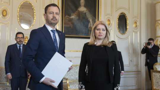 Prezidentka SR Zuzana Čaputová a dočasný premiér Eduard Heger (OĽANO).