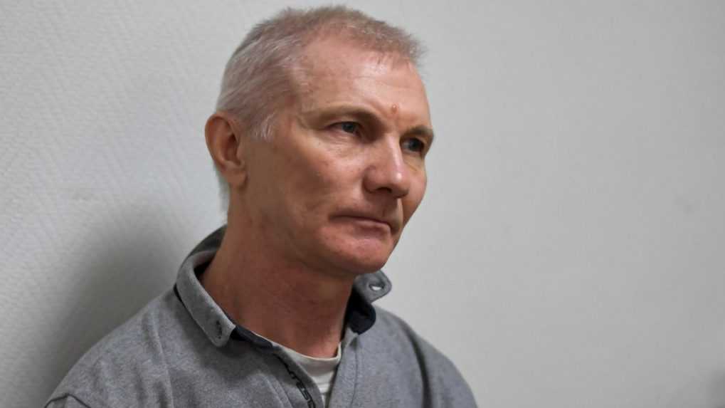 Ruského otca odsúdeného v súvislosti s protivojnovou kresbou dcéry údajne zadržali v Minsku