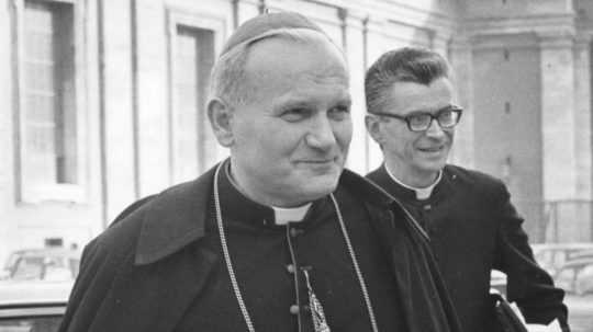 Na archívnej snímke z roku 1971 vtedajší kardinál Karol Wojtyla.