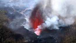 Archívna snímka erupcie sopky Nyamulagira.