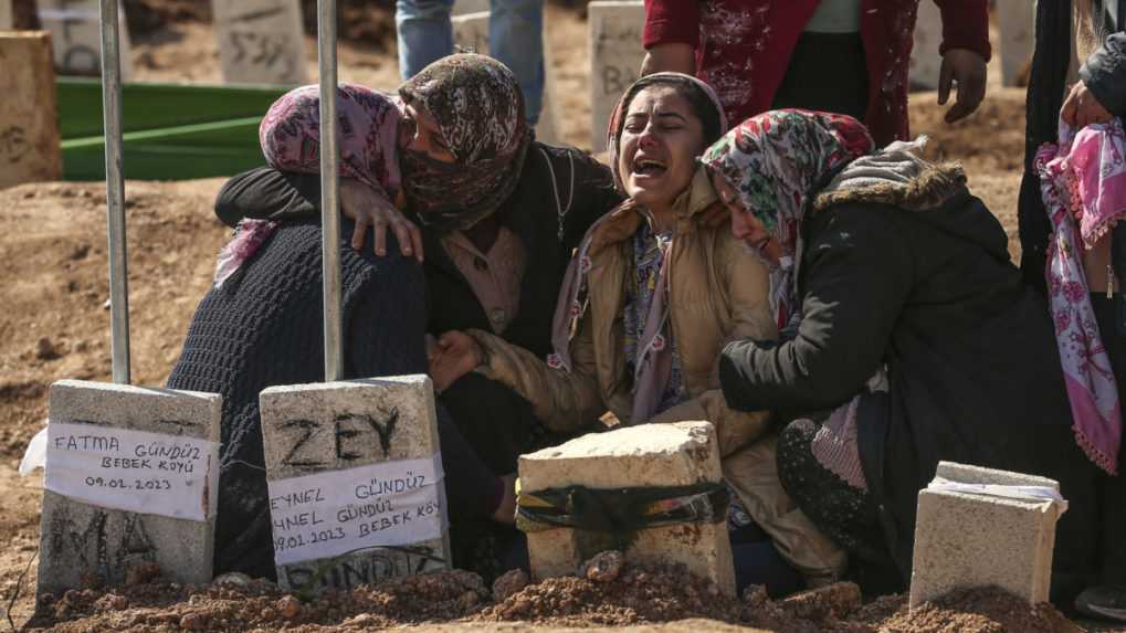 Mesiac po zemetrasení v Turecku a Sýrii počet obetí stále stúpa