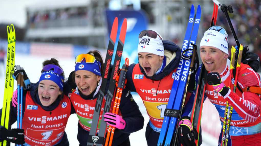 Biatlon-SP: V mixe dvojíc zvíťazili Nóri