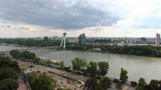 Na snímke pohľad na Most SNP v Bratislave