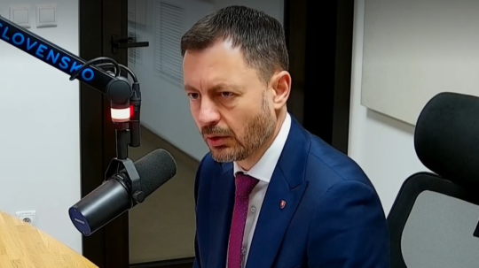 Poverený predseda vlády Eduard Heger v diskusnej relácii RTVS Sobotné dialógy.
