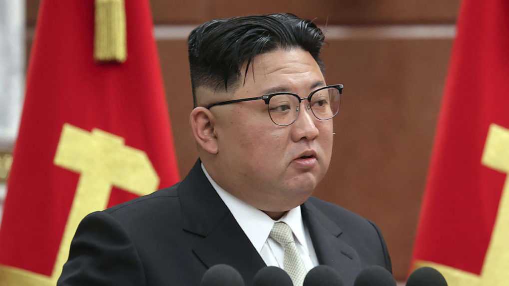Kim Čong-un vyzval krajinu, aby bola pripravená vykonať jadrové útoky
