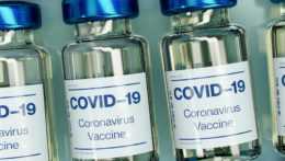Ilustračná snímka vakcíny proti ochoreniu COVID-19.