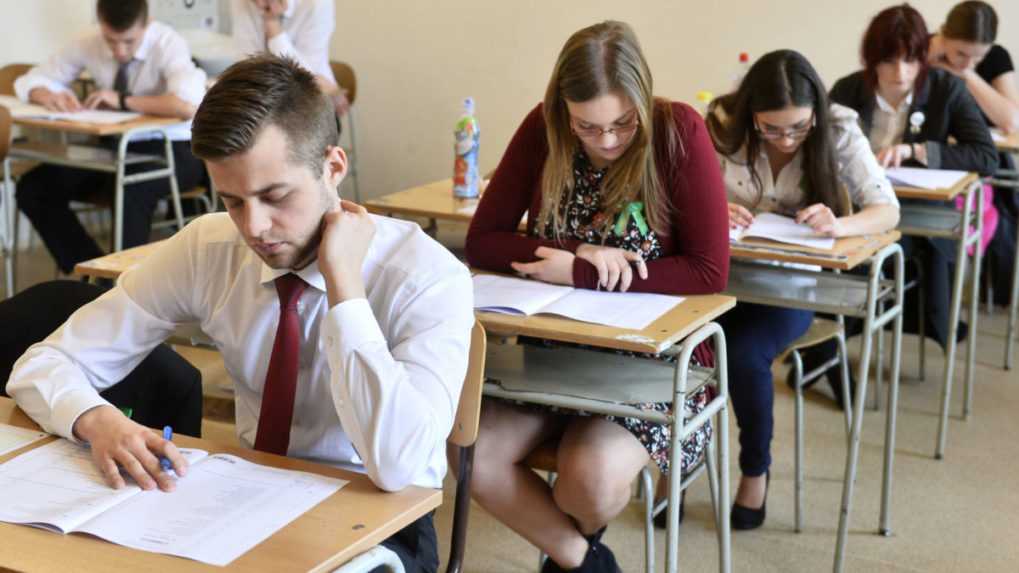 Pri písomných maturitách sa opakujú stále tie isté nedostatky, upozorňujú školskí inšpektori