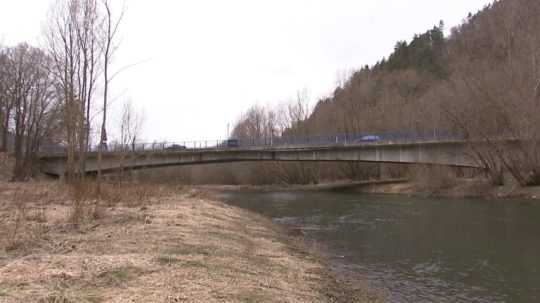 Jaklovský most nad riekou Hnilec pri Ružíne.