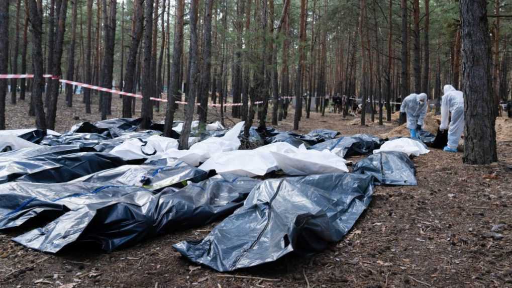 Zbierajú mŕtve telá alebo kopú zákopy. Rusko najíma na prácu na Ukrajine migrantov z Ázie