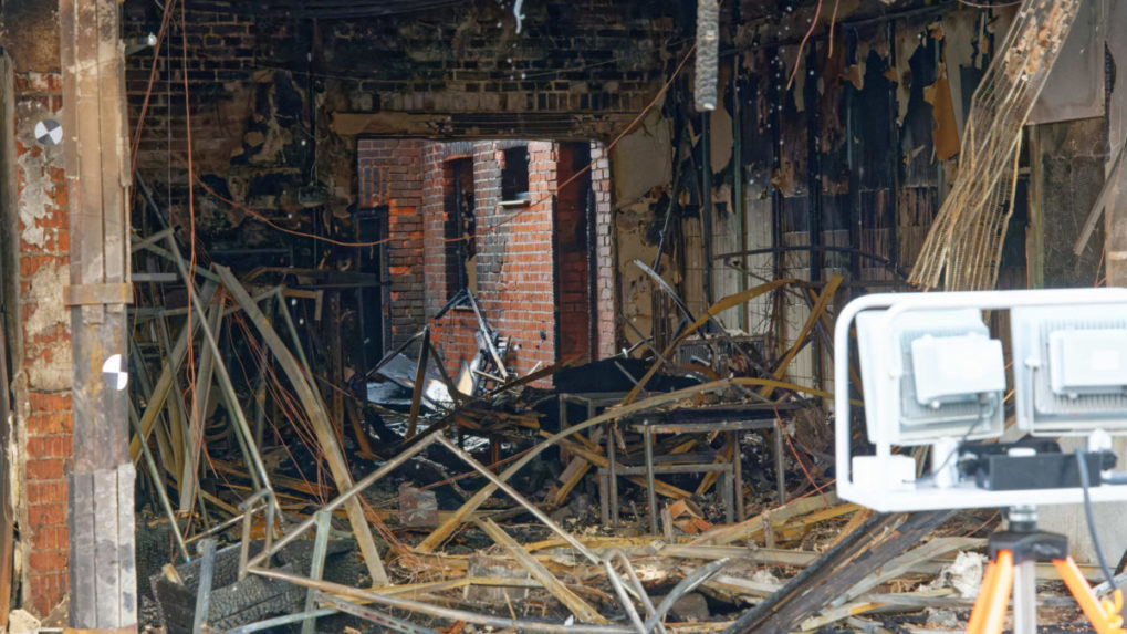 V Nemecku explodovala štvorposchodová budova. Pätnásť osôb utrpelo zranenia