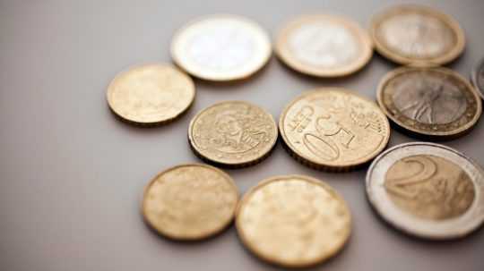 Na snímke sú euromince.