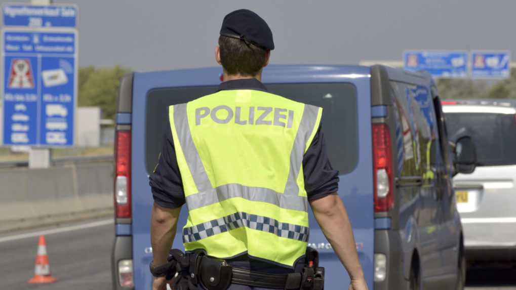 Nehoda na rakúskej diaľnici: Zrazili sa dva mikrobusy