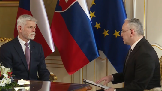Rozhovor moderátora RTVS Miroslava Frindta (vpravo) s novým českým prezidentom Petrom Pavlom: