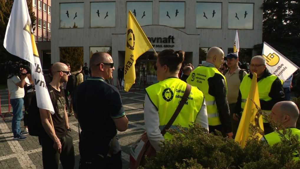 Zamestnanci Slovnaftu protestovali za vyššie platy