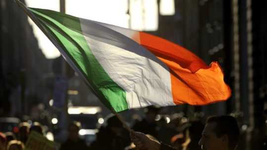 Na snímke írska vlajka