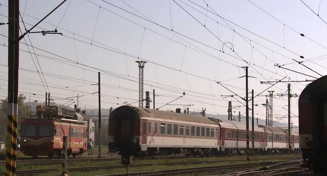 Železničiari upozorňujú na výluky. Za viaceré vlaky cez víkend jazdia autobusy