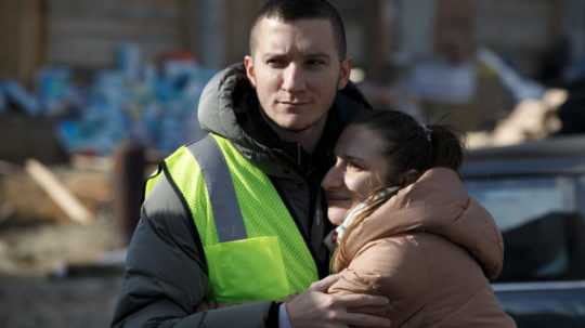 Na snímke je muž a žena, utečenci z Ukrajiny.