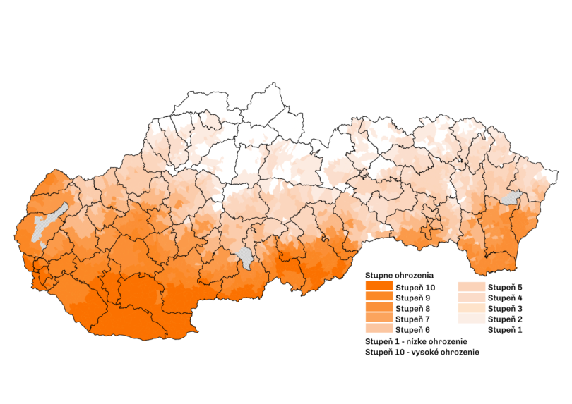 Mapa zobrazuje stupne ohrozenia extrémnymi horúčavami v regiónoch Slovenska.