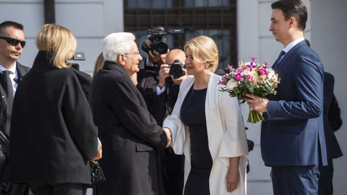 SlovenskÃƒÂ¡ prezidentka Zuzana Ã„ÂŒaputovÃƒÂ¡ vÃƒÂ­ta v Prezidentskom palÃƒÂ¡ci talianskeho prezidenta Sergia Mattarella a jeho dcÃƒÂ©ru Lauru.