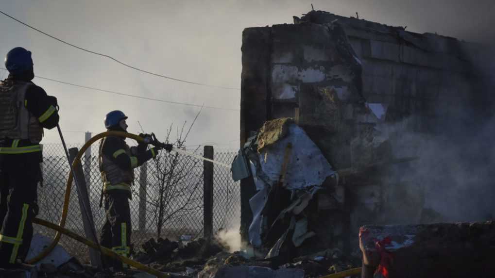 Pri víkendovom ostreľovaní ukrajinských miest zomrelo sedem ľudí