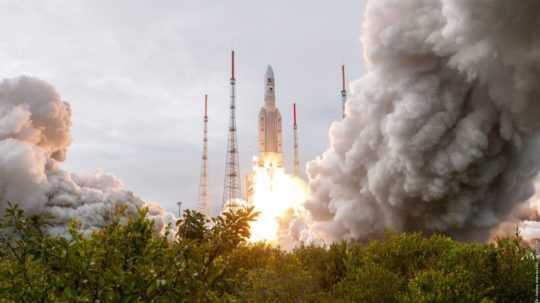 Úspešný štart rakety Ariane 5.