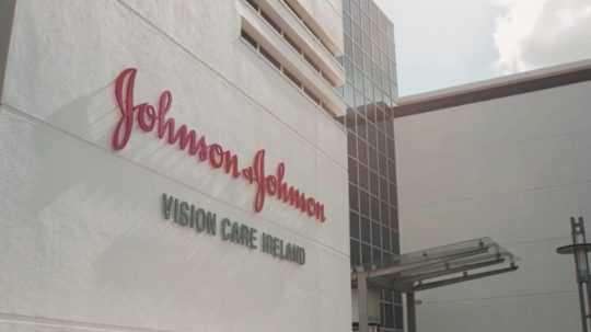 Na snímke je fabrika americkej firmy Johnson & Johnson.