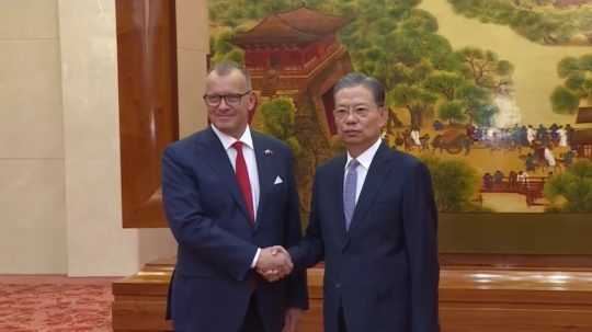 Predsedovia parlamentov oboch krajín Kollár a Zhao Leji.