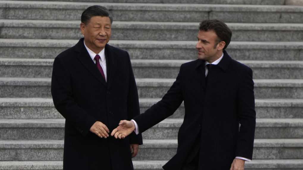 Macron verí, že Čína dokáže Rusko priviesť k rozumu