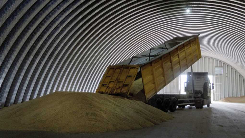 Ukrajina zastavila sťažnosť proti Slovensku pre predĺženie embarga na dovoz ukrajinského obilia
