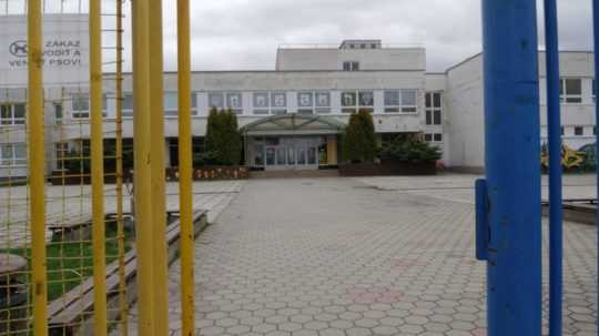Na snímke budova základnej školy