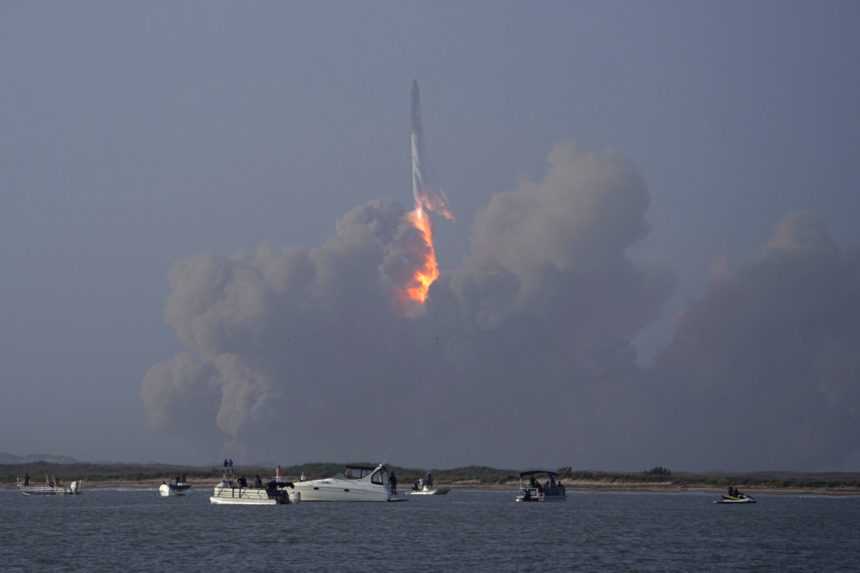 Štart dopravného systému Starship spoločnosti SpaceX.