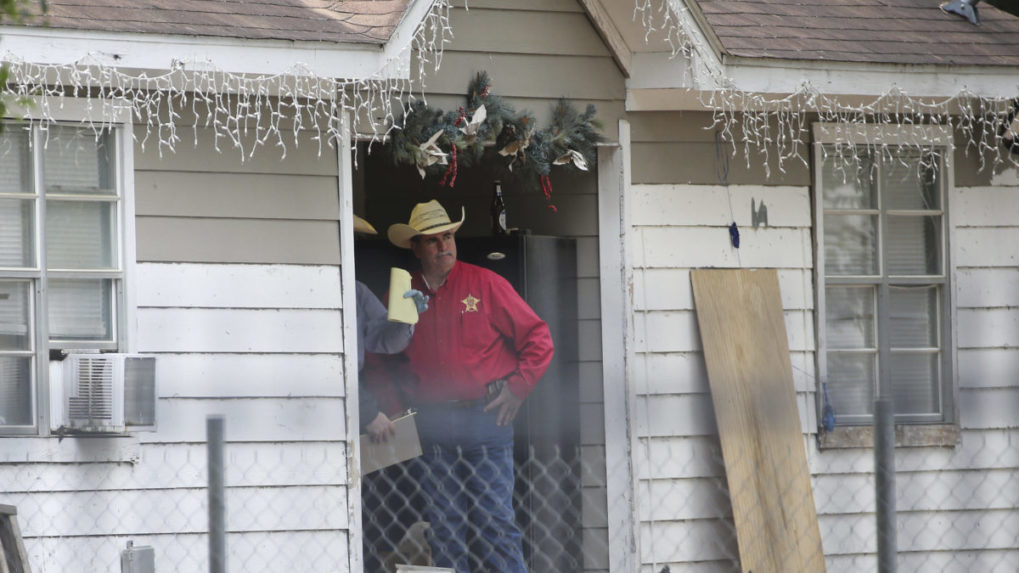 Polícia v Texase stále pátra po mužovi, ktorý zastrelil piatich susedov
